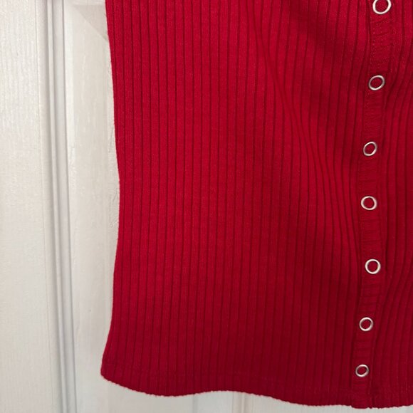 EUC Forever 21 Blouse Short Sleeve V Neck Ribbed Tee, Faux Buttons, Red, L - Picture 5 of 16